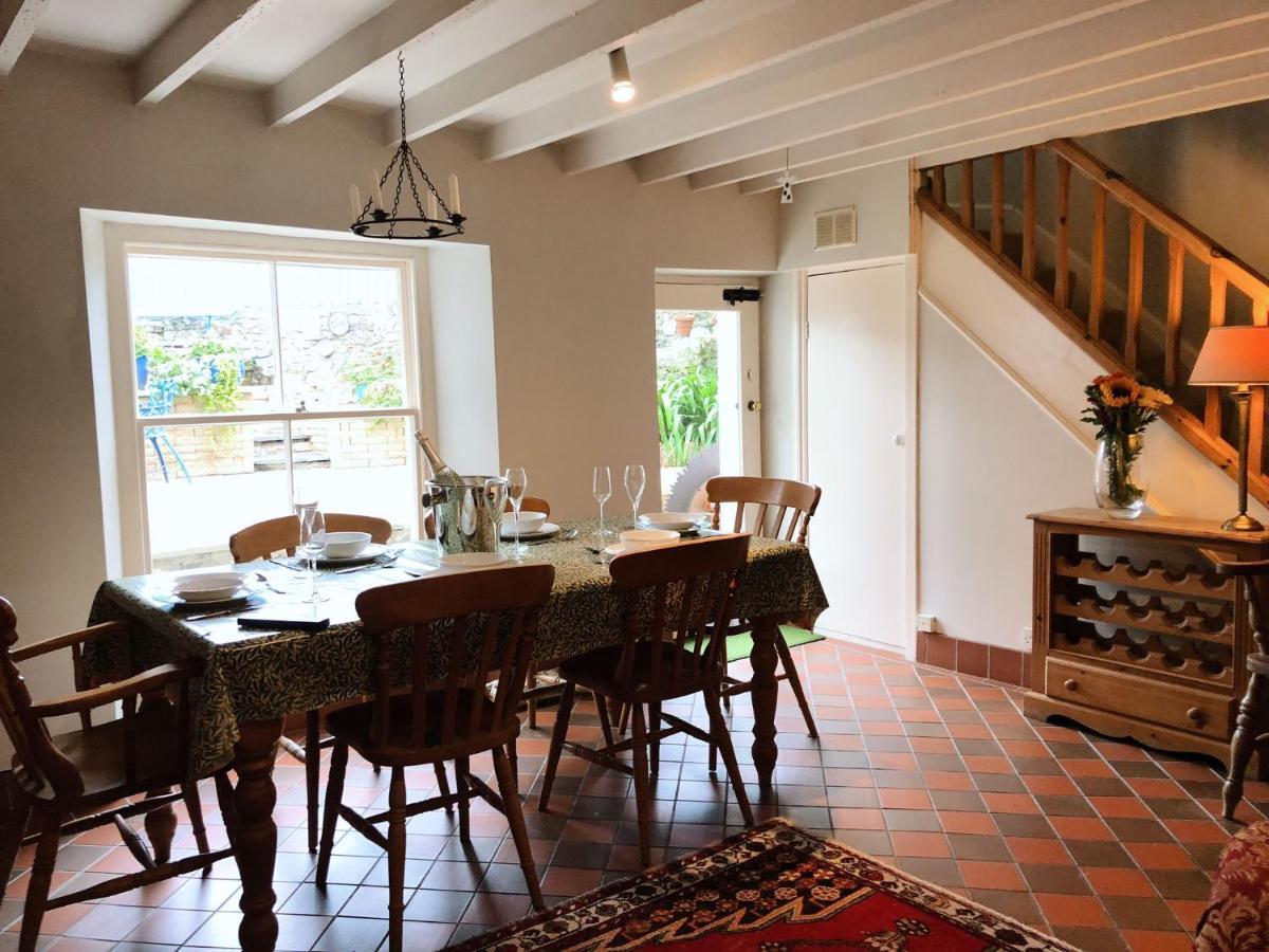 Stunning & Spacious House In Central Tenby Bagian luar foto