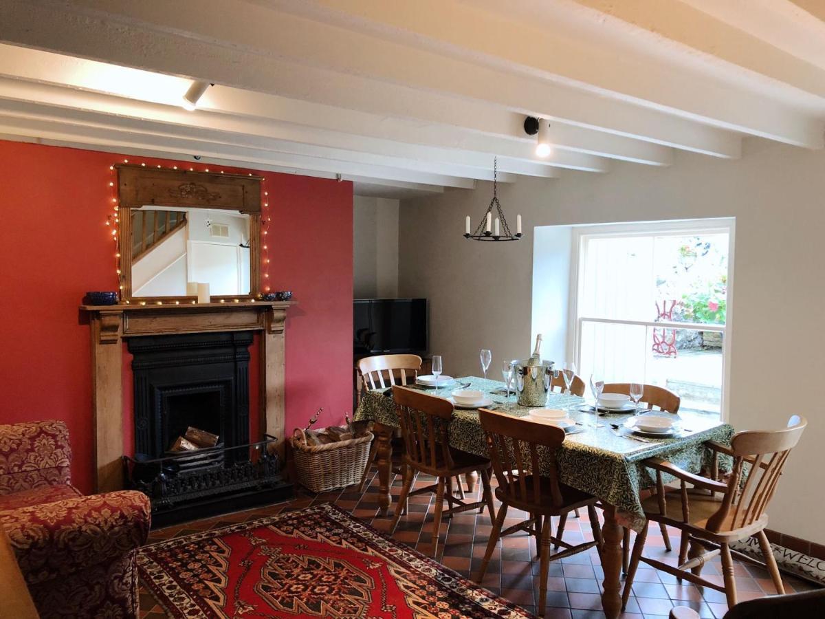 Stunning & Spacious House In Central Tenby Bagian luar foto