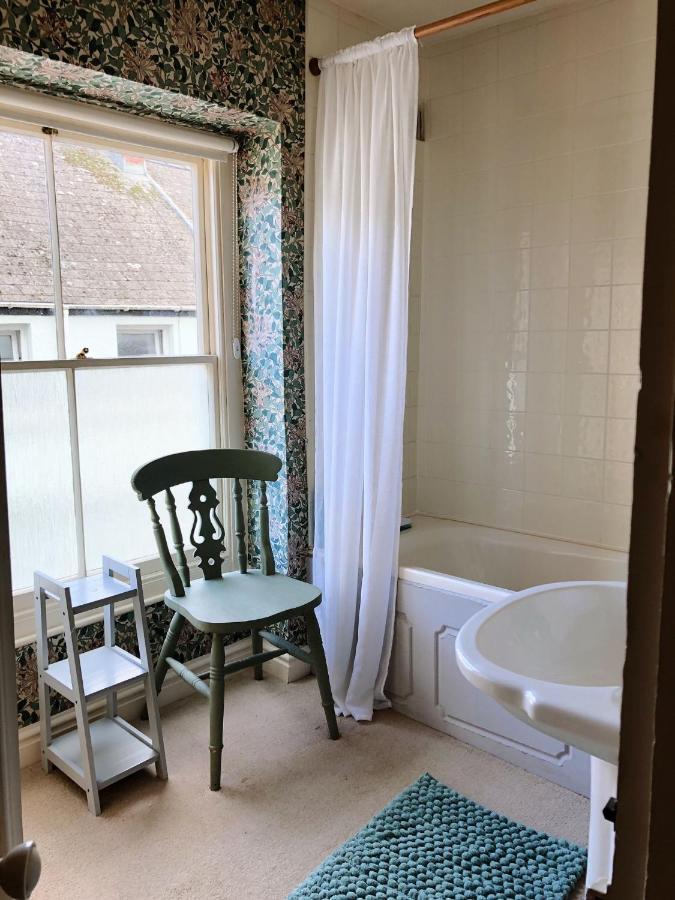 Stunning & Spacious House In Central Tenby Bagian luar foto