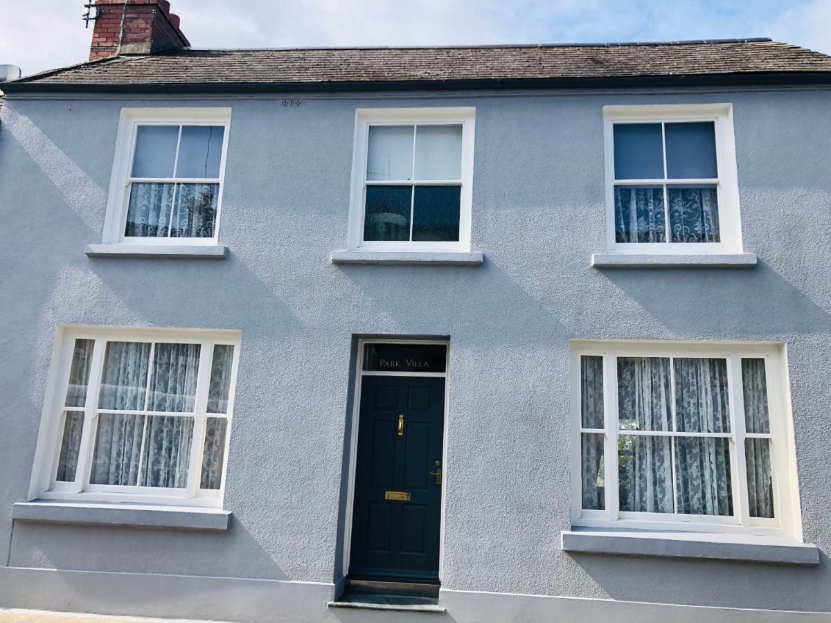 Stunning & Spacious House In Central Tenby Bagian luar foto